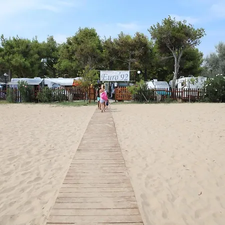 مكان تخييم Euro'92